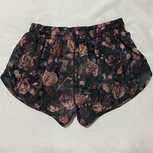 Lulu Hotty Hot Low rise shorts 2.5”